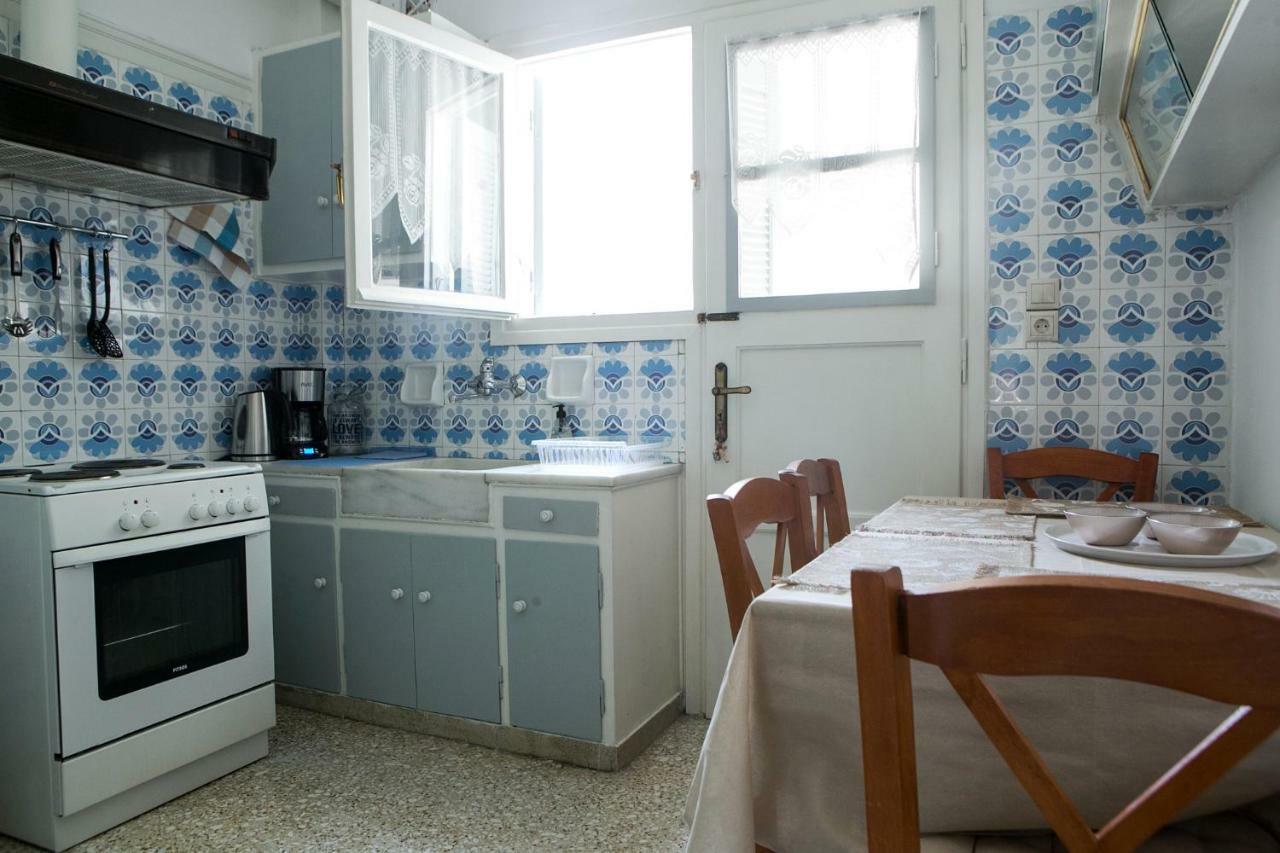 Best House, Larisis Metro, Athènes Extérieur photo